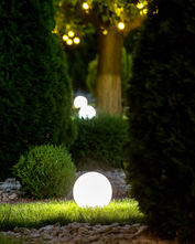 Oświetlenie ogrodowe – jakie lampy ogrodowe wybrać?